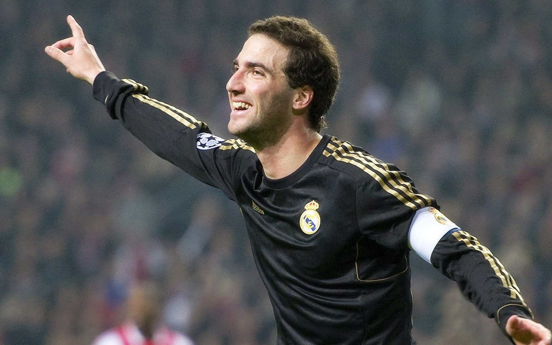 伊布状态火爆，总决赛八强战对阵AC米兰，曼城力争连胜